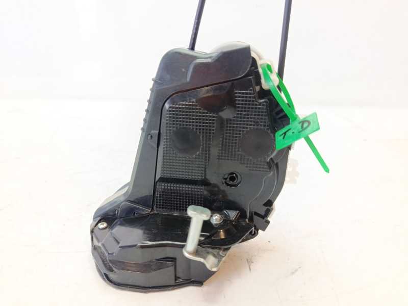 Recambio de cerradura puerta trasera derecha para toyota yaris 1.5 16v cat referencia OEM IAM 69050K0030  V5114110