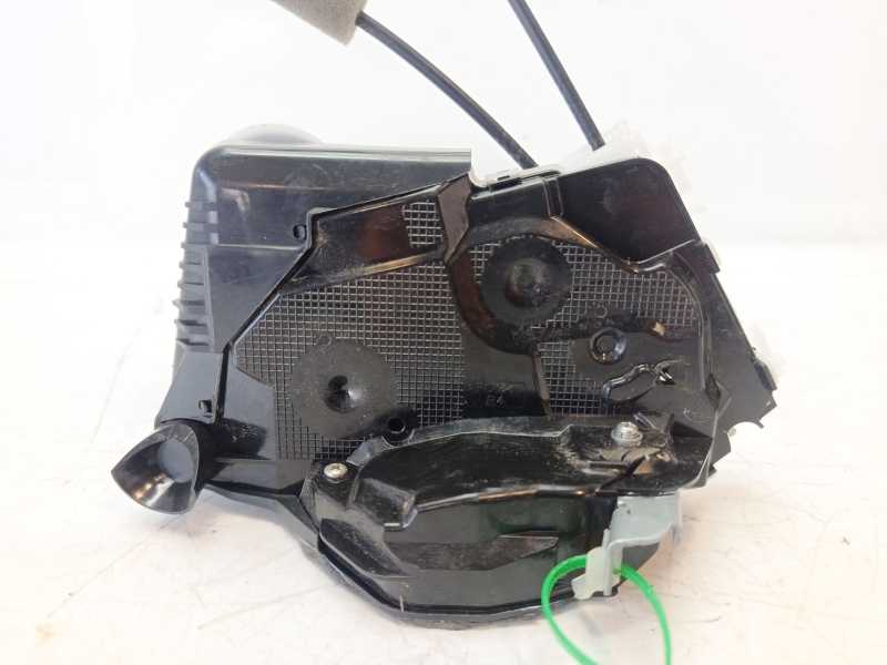 Recambio de cerradura puerta delantera derecha para toyota yaris 1.5 16v cat referencia OEM IAM 69030K0040  V5111130