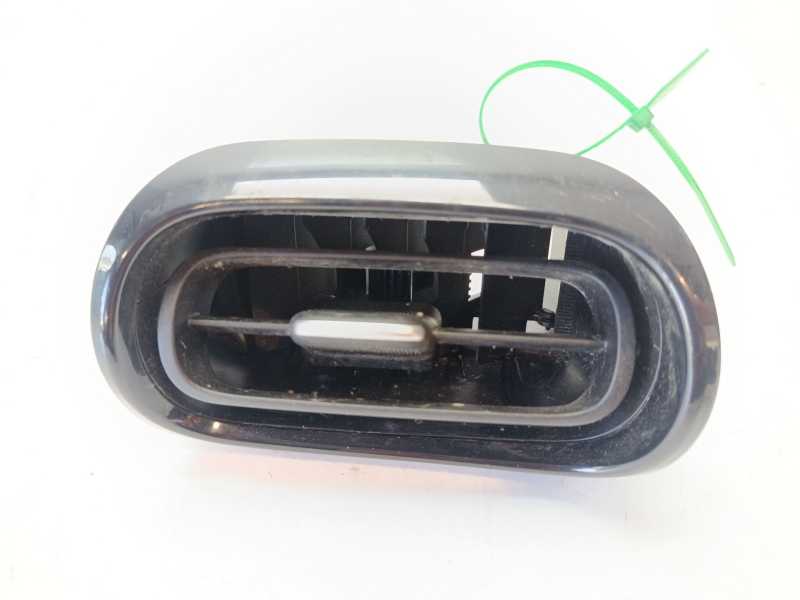 Recambio de rejilla aireadora para toyota yaris 1.5 16v cat referencia OEM IAM 55660K0050B0 55660K0070 55660K0040