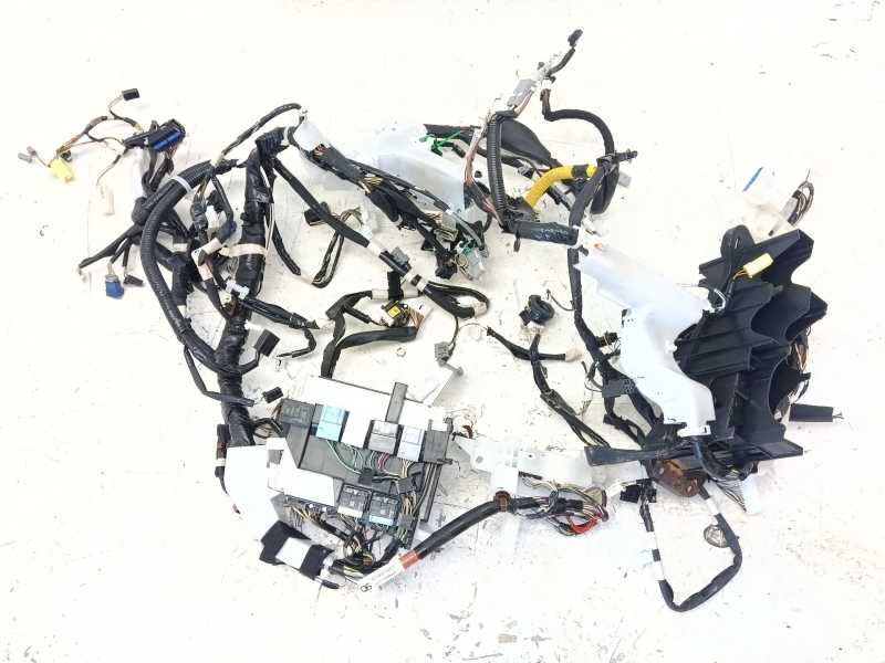Recambio de cable para toyota yaris 1.5 16v cat referencia OEM IAM 82145F5A50  82145F5A50C