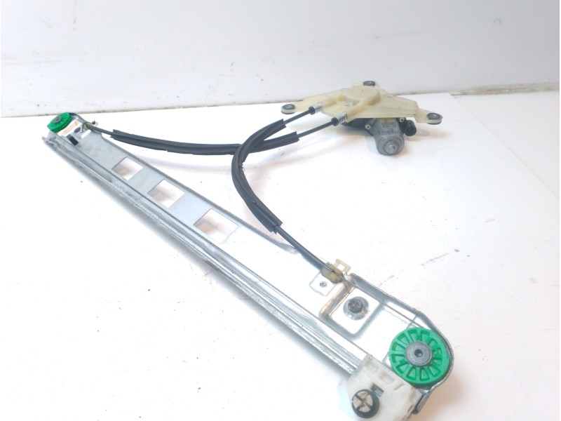 Recambio de motor elevalunas delantero izquierdo para renault master kasten referencia OEM IAM 807210008R  