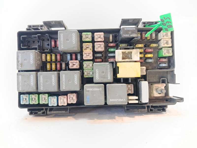 Recambio de caja reles / fusibles para chrysler voyager (es) 3.3 cat referencia OEM IAM 56049720AM R62335001 56049720AS