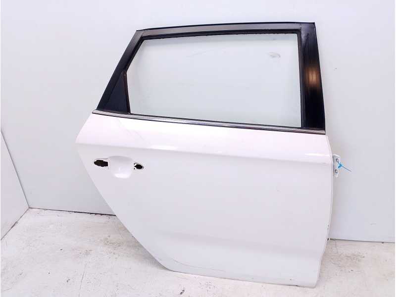 Recambio de puerta trasera derecha para kia carens ( ) referencia OEM IAM 77004A4000  