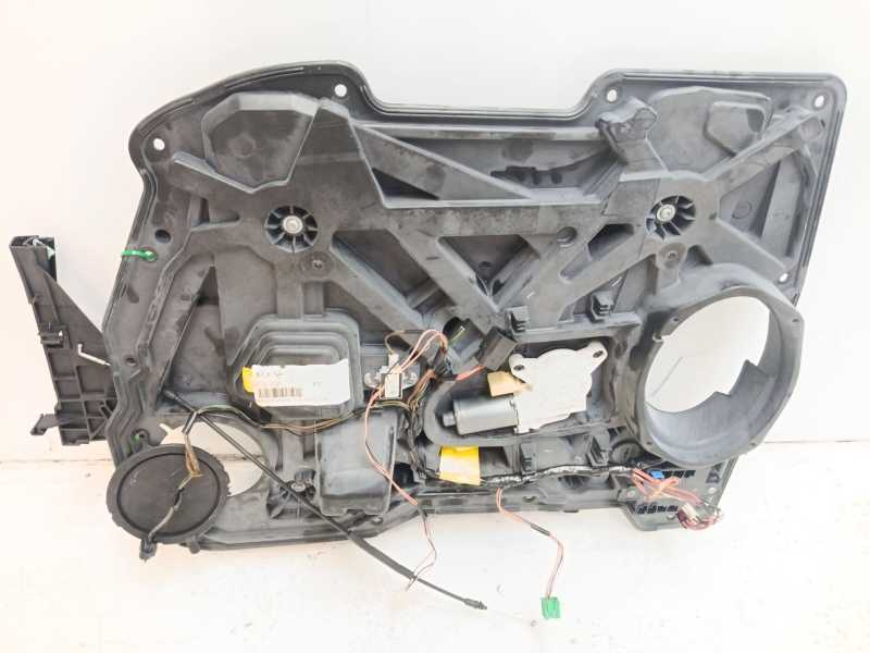 Recambio de elevalunas delantero derecho para chrysler voyager (es) 3.3 cat referencia OEM IAM 608030578AA  03175972