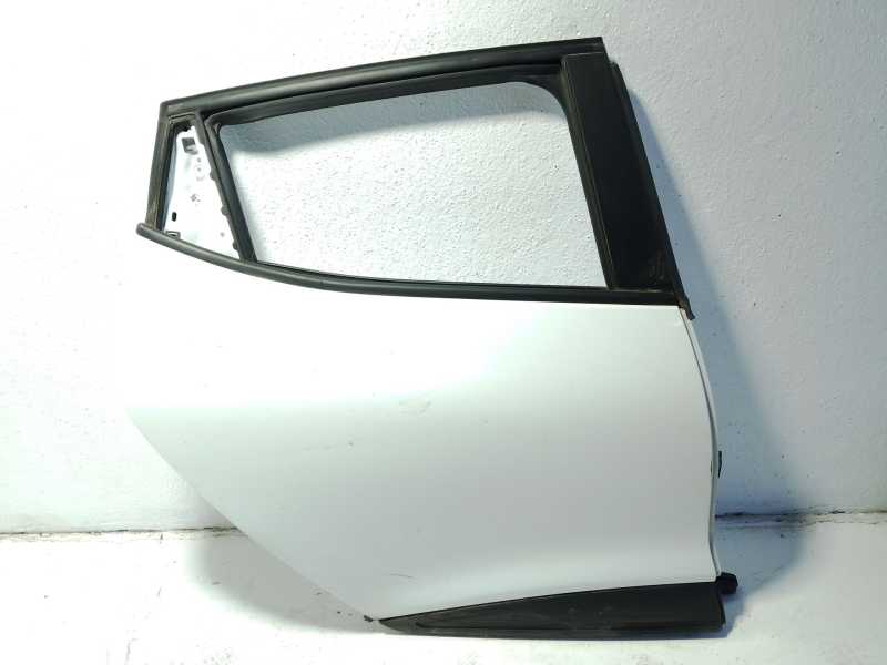 Recambio de puerta trasera derecha para renault clio iv (bh_) 1.5 dci 90 referencia OEM IAM 821006799R  