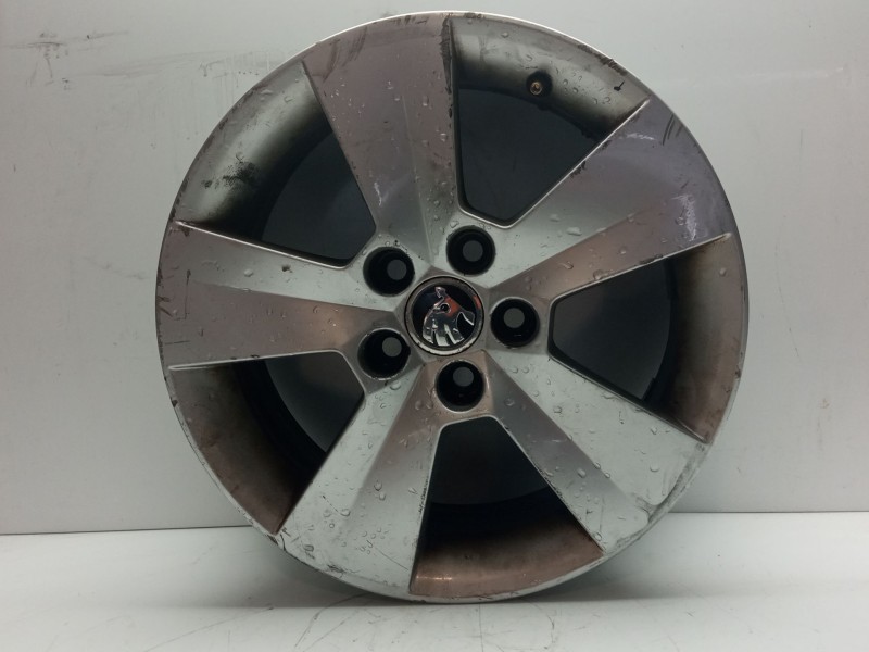 Recambio de llanta para skoda rapid (nh3, nk3, nk6) 1.6 tdi referencia OEM IAM 5JA601025L 5JA601025N 