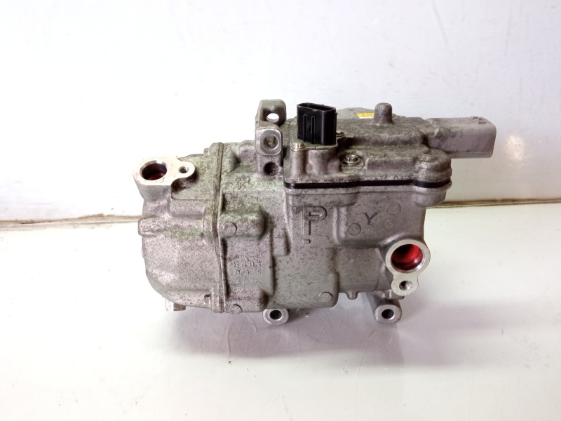 Recambio de compresor aire acondicionado para toyota yaris hsd active referencia OEM IAM 0422001330 1T03090 