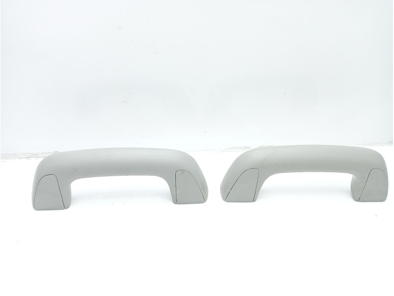 Recambio de maneta interior delantera izquierda para toyota hilux (kun) 2.5 turbodiesel referencia OEM IAM 74603KK010  