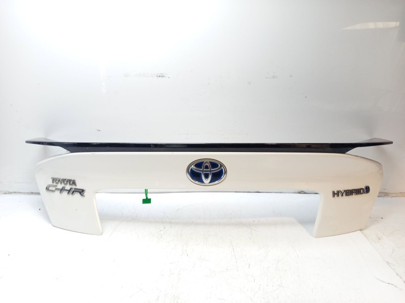 Recambio de molduras traseras para toyota c-hr referencia OEM IAM 76811F4901  