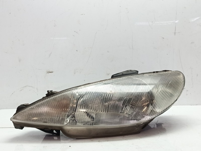Recambio de faro izquierdo para peugeot 206 hatchback (2a/c) 1.9 d referencia OEM IAM 6204S7  