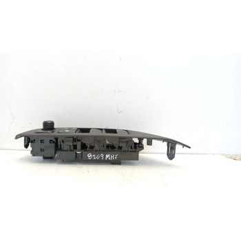 MANDO ELEVALUNAS DELANTERO IZQUIERDO 840400D020 
