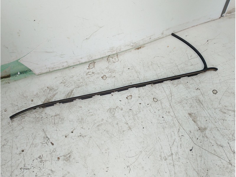 Recambio de moldura para mini mini (f56) cooper s referencia OEM IAM 51337300001  