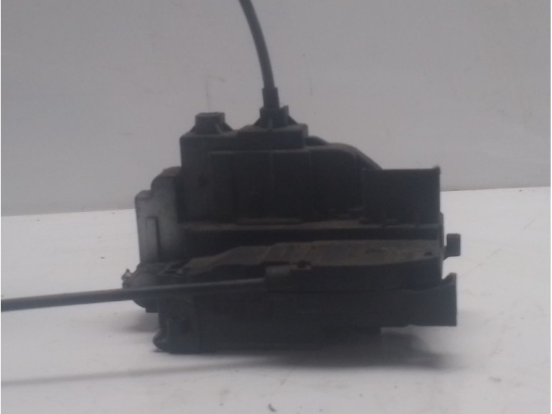 Recambio de cerradura puerta delantera derecha para renault scenic iii 1.5 dci diesel referencia OEM IAM 805020006R  