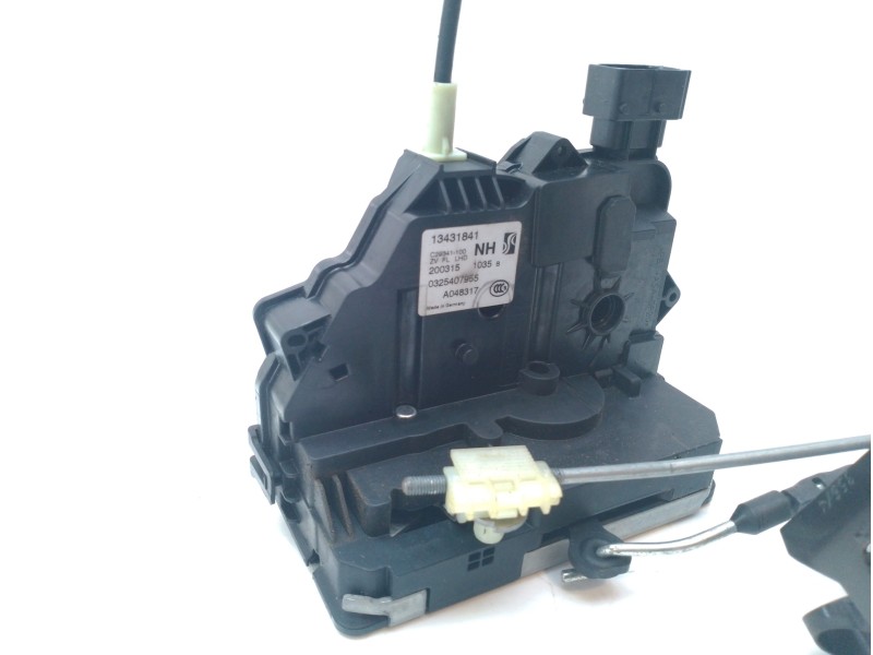 Recambio de cerradura puerta delantera izquierda para opel corsa e referencia OEM IAM 13431841  