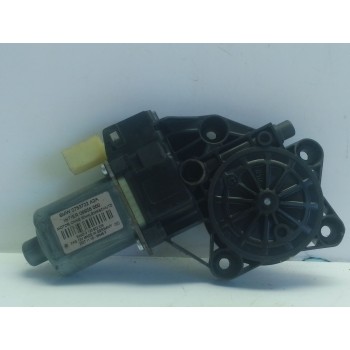 MOTOR ELEVALUNAS DELANTERO DERECHO 67622757044 