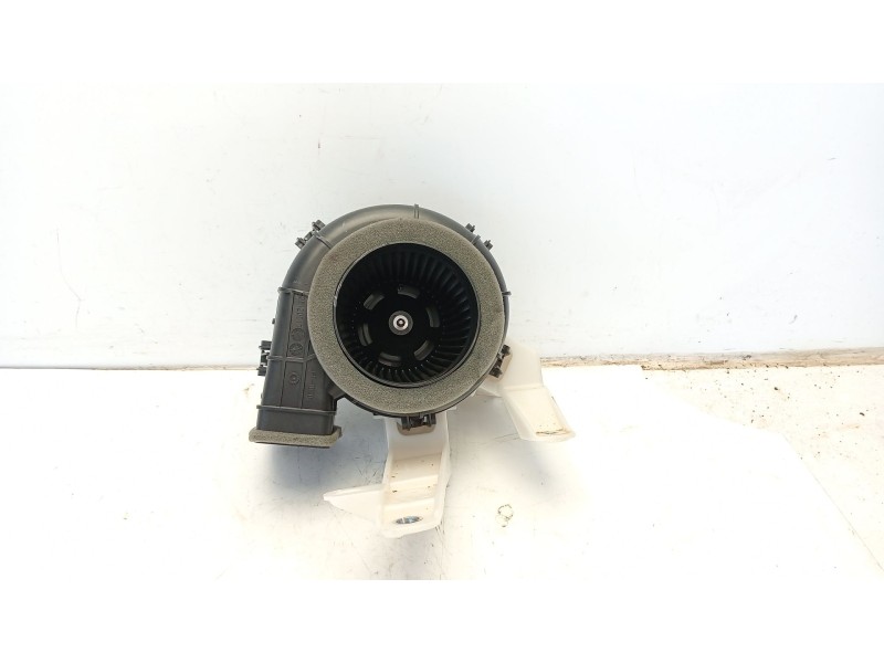 Recambio de ventilador calefaccion para toyota yaris active referencia OEM IAM G9230K0021  