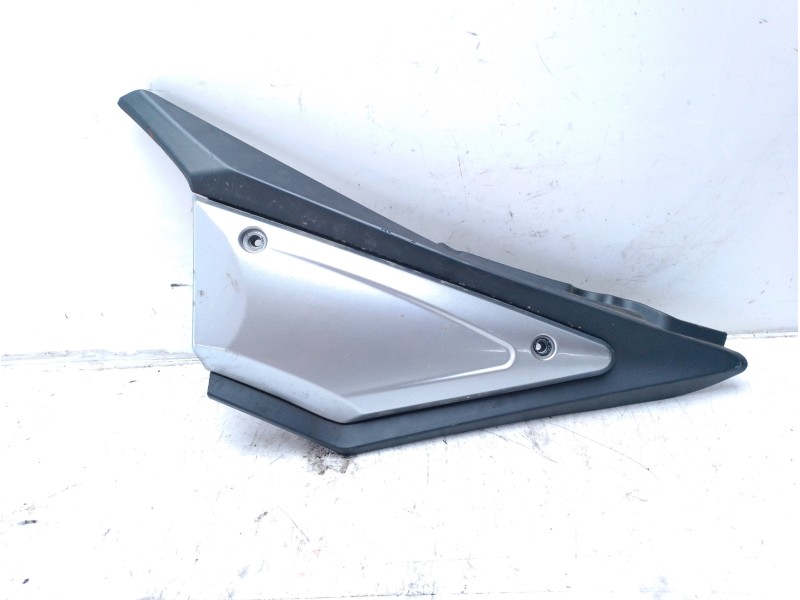 Recambio de moldura para fb-mondial hps 125 referencia OEM IAM FB67962600007B  