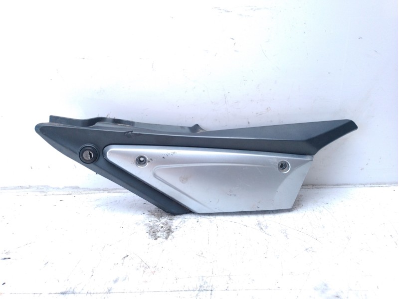 Recambio de moldura para fb-mondial hps 125 referencia OEM IAM FB67962700007B  