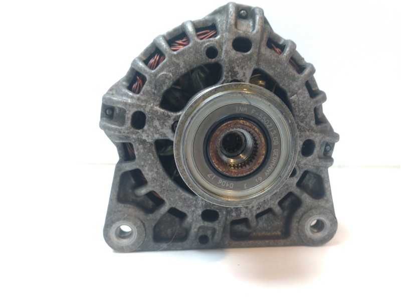 Recambio de alternador para dacia sandero laureate referencia OEM IAM 231000861R 231002949R 