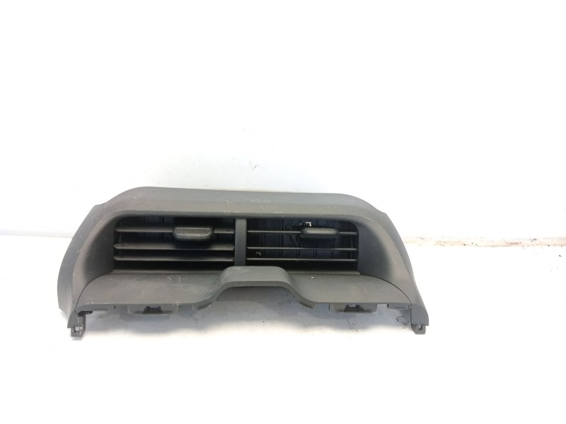 Recambio de rejilla aireadora para toyota yaris active referencia OEM IAM 55670K0090  