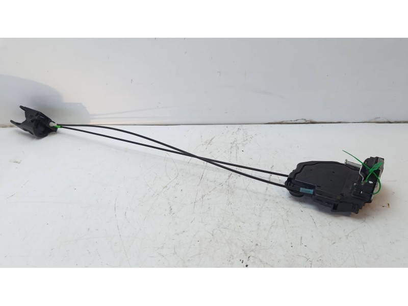Recambio de cerradura puerta trasera izquierda para toyota verso business referencia OEM IAM 690600F030 6920602120C0 