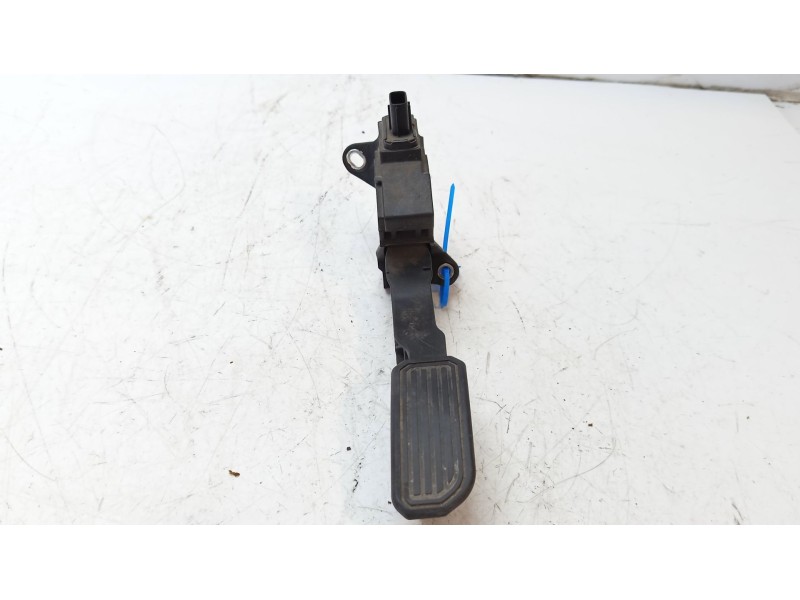 Recambio de pedal acelerador para toyota verso business referencia OEM IAM 7811002012  