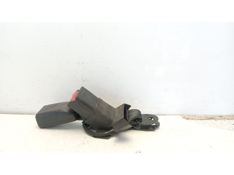 Recambio de cinturon seguridad trasero central para toyota yaris active referencia OEM IAM 73480K0010C0  