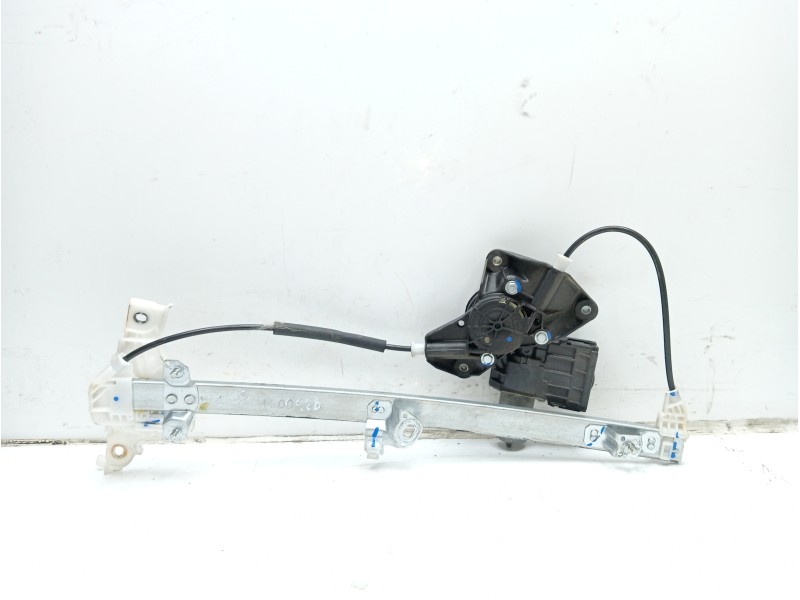 Recambio de elevalunas trasero izquierdo para toyota yaris hybrid active referencia OEM IAM 69840K0010 0620206091 