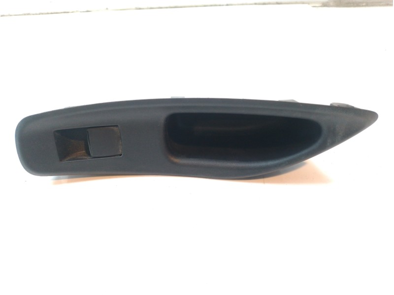 Recambio de mando elevalunas trasero derecho para toyota yaris referencia OEM IAM 74271K0090C1  