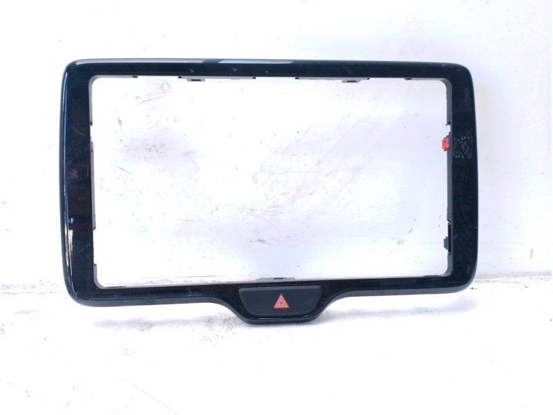 Recambio de moldura para toyota yaris 1.5 16v cat referencia OEM IAM 55405K0030  