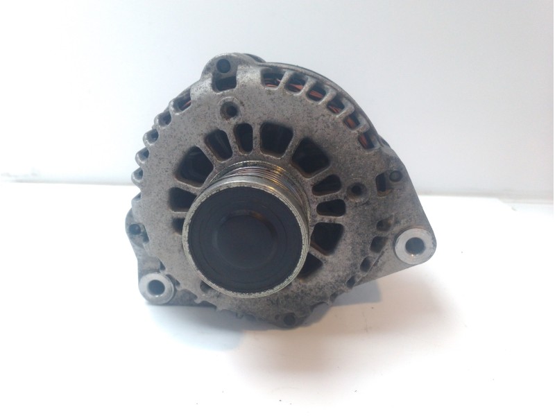 Recambio de alternador para ssangyong kyron 200 xdi limited referencia OEM IAM 6641540102 A6641540102 