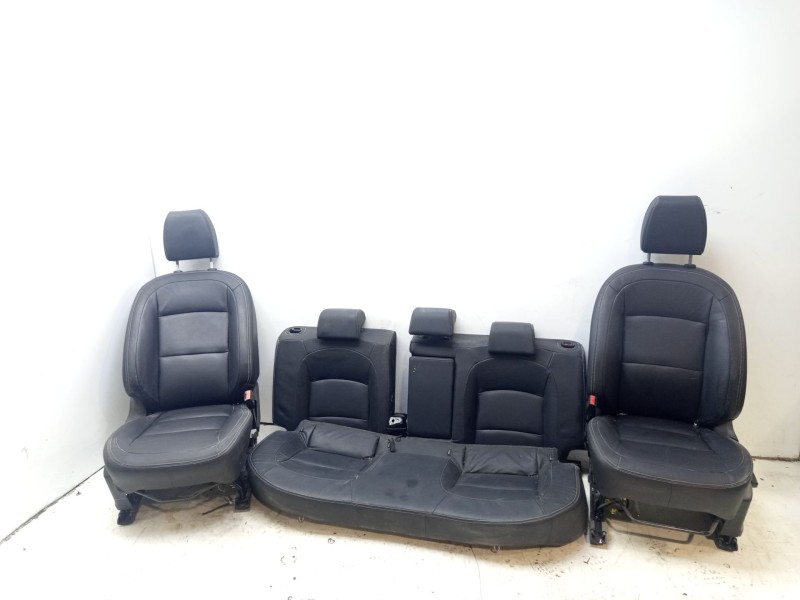 Recambio de juego asientos completo para nissan qashqai (j10) 2.0 16v cat referencia OEM IAM 87620EY30E 87620EY30A / 87320JD40B 