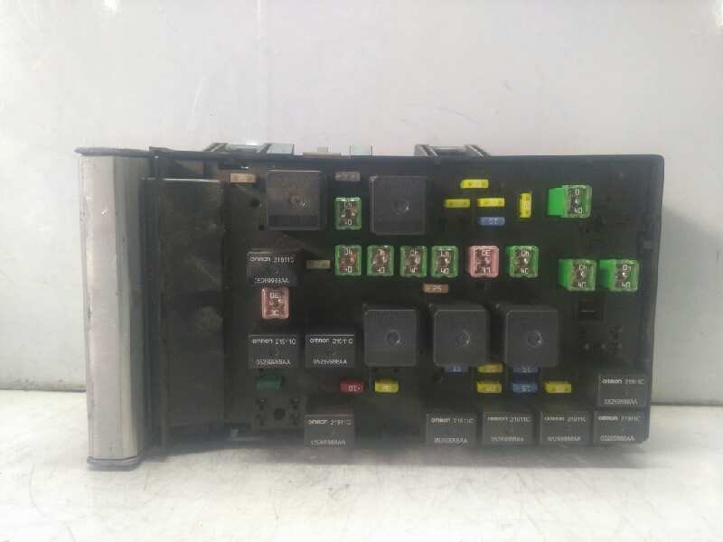 Recambio de caja reles / fusibles para chrysler voyager (rg) 2.8 crd cat referencia OEM IAM 05144579AC T286403631 