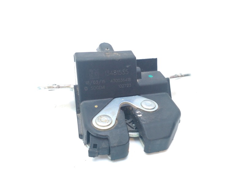 Recambio de cerradura maletero / porton para opel corsa e referencia OEM IAM 13481535  