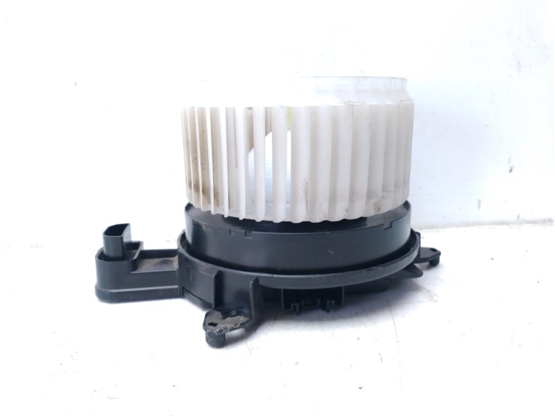 Recambio de ventilador calefaccion para toyota yaris 1.5 16v cat referencia OEM IAM 87103K0020  