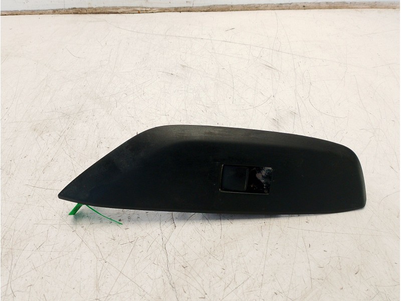 Recambio de mando elevalunas delantero derecho para toyota yaris active referencia OEM IAM 74231K0080C1  