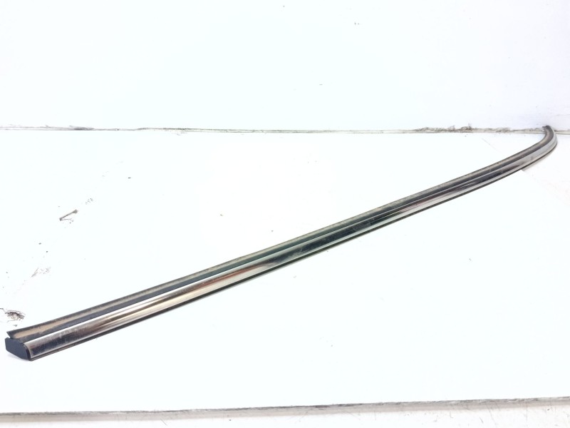 Recambio de molduras traseras para mini mini (f56) cooper s referencia OEM IAM 51377300019  12866210F