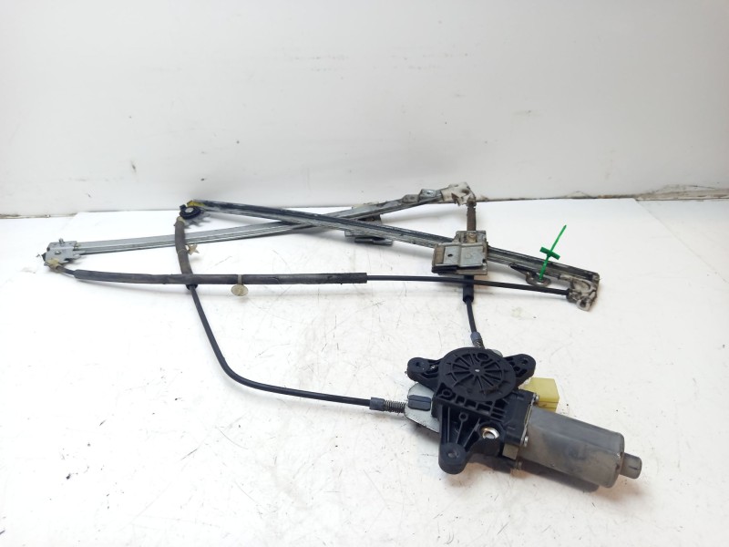 Recambio de elevalunas delantero izquierdo para mercedes-benz vito mixto 06.2003 referencia OEM IAM A6397200046  