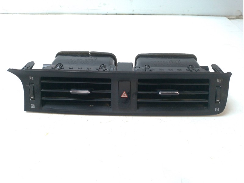 Recambio de rejilla aireadora para lexus ct (zwa10_) 200h (zwa10_) referencia OEM IAM 5567076010C0  