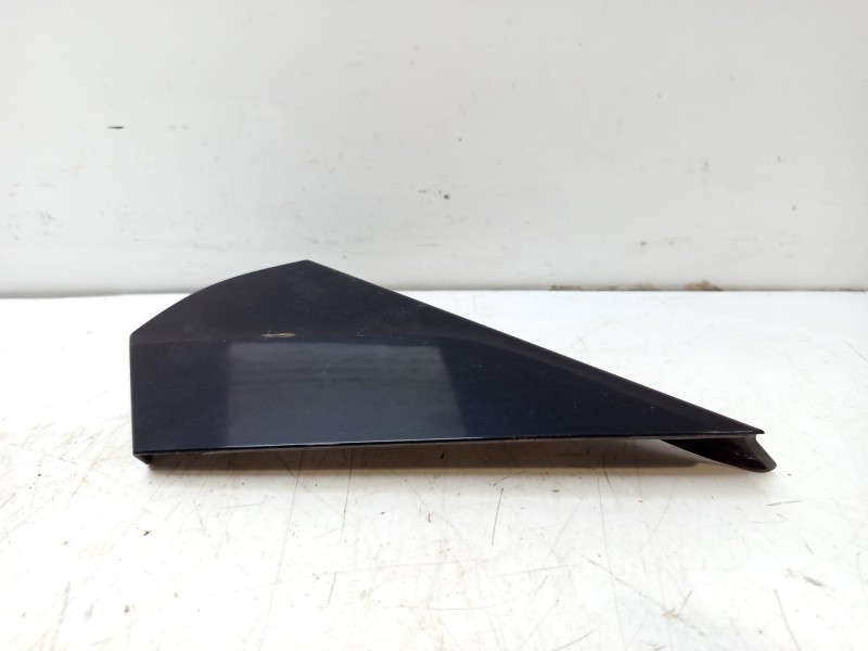 Recambio de moldura para toyota c-hr referencia OEM IAM 62582F4011  