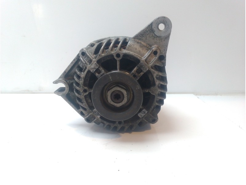 Recambio de alternador para peugeot 106 (s1) kid referencia OEM IAM 57052E 2541726D 