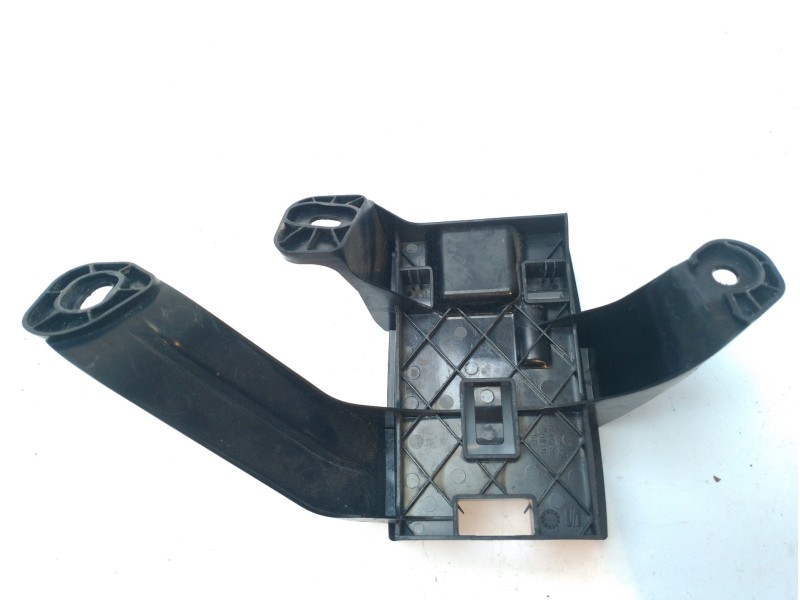 Recambio de molduras traseras para cupra formentor tsi cupra referencia OEM IAM 5FF955776  