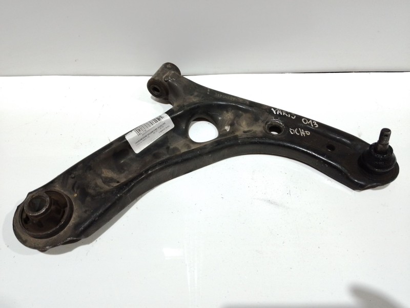 Recambio de brazo suspension inferior delantero derecho para toyota yaris city referencia OEM IAM   