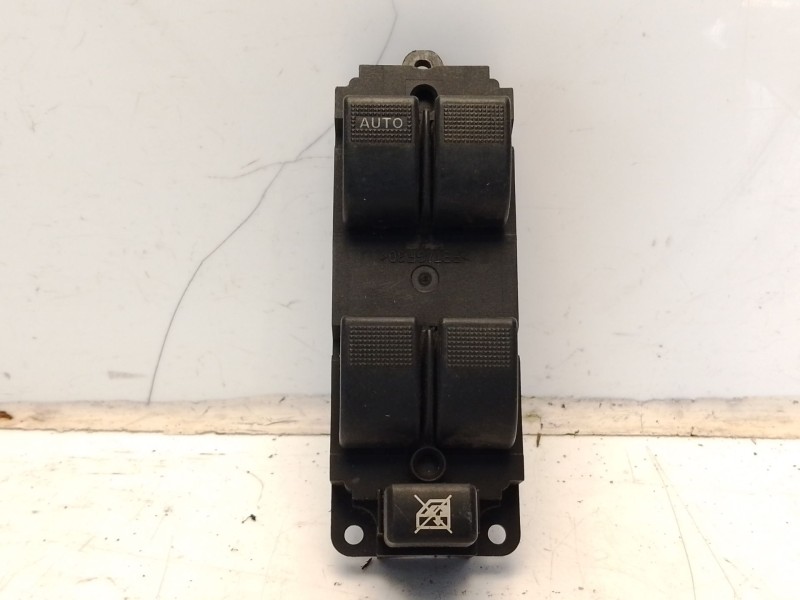 Recambio de mando elevalunas delantero izquierdo para mazda 2 berlina (dy) 1.4 diesel cat referencia OEM IAM DD1066350B  