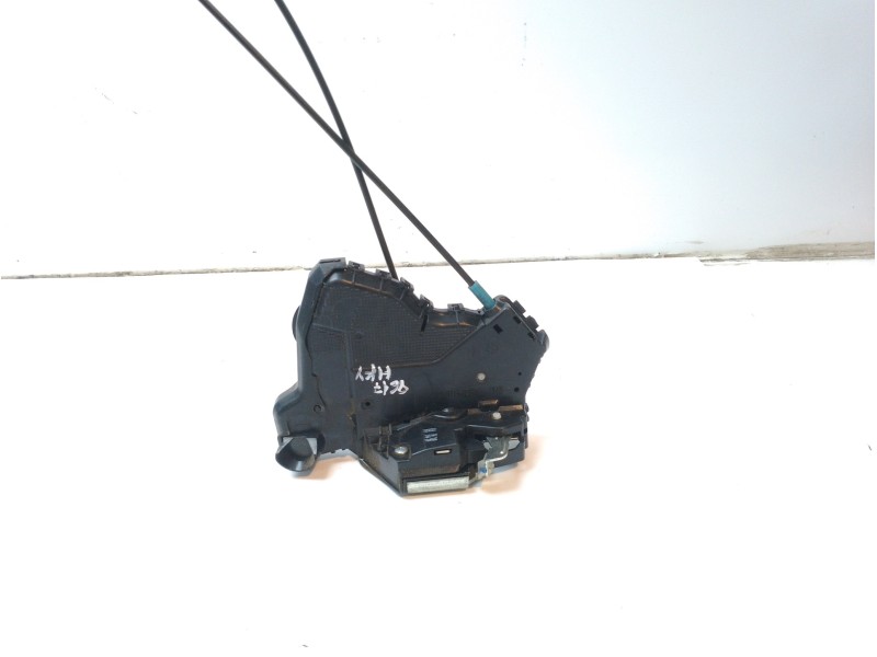 Recambio de cerradura puerta delantera derecha para toyota verso referencia OEM IAM 6903002230  