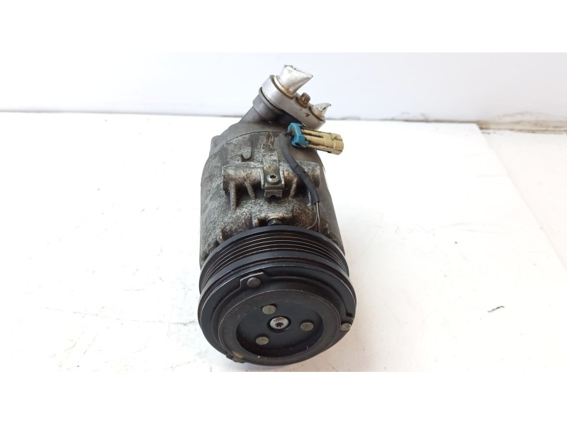 Recambio de compresor aire acondicionado para opel astra gtc referencia OEM IAM 95517235  