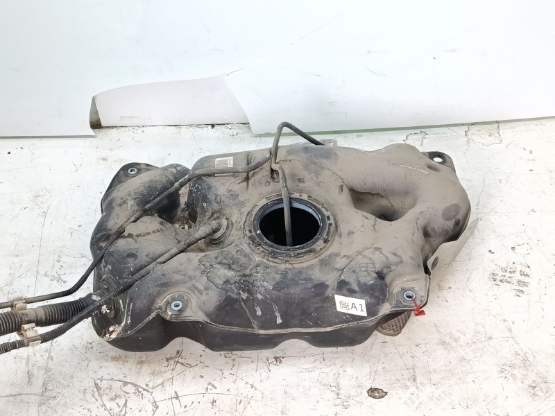 Recambio de deposito combustible para toyota yaris referencia OEM IAM 77100K0070  