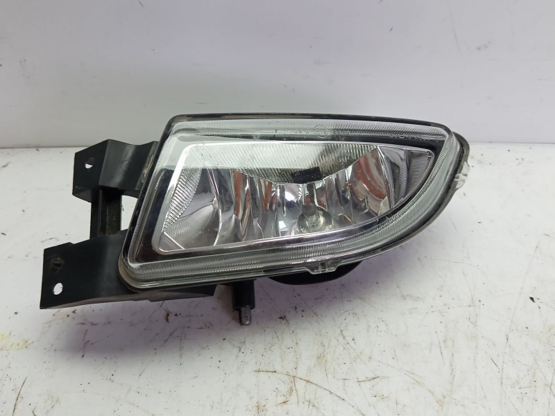 Recambio de faro antiniebla izquierdo para fiat bravo (198) 1.6 jtdm 16v cat referencia OEM IAM 51775550  