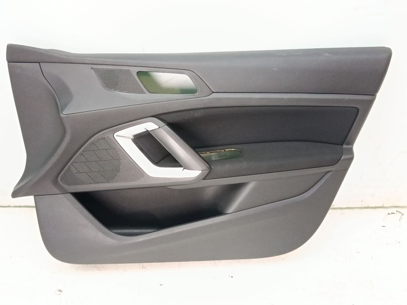 Recambio de guarnecido puerta delantera derecha para peugeot 308 access referencia OEM IAM 96776522ZD  