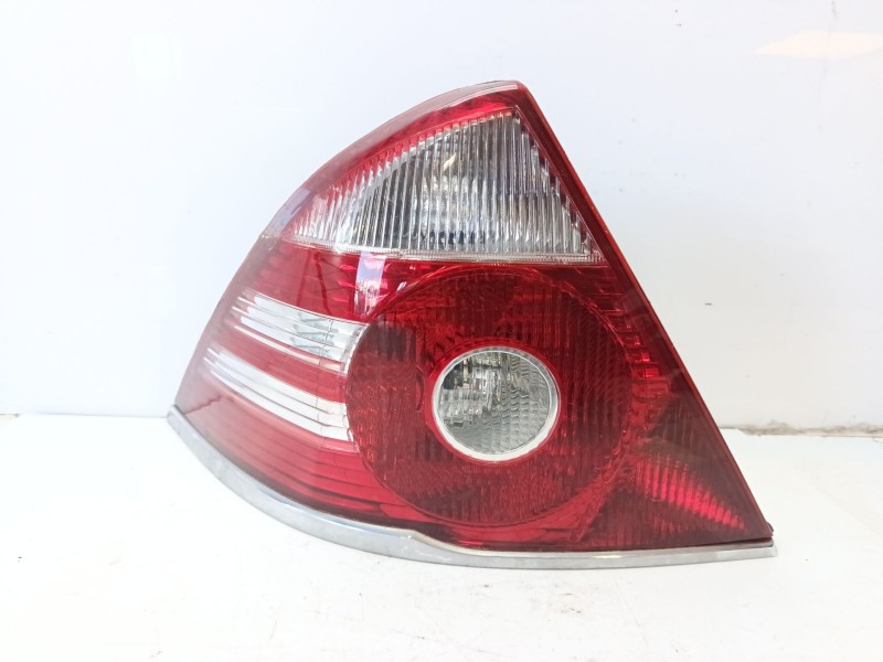 Recambio de piloto trasero izquierdo para ford mondeo iii (b5y) 2.2 tdci referencia OEM IAM 1371859  